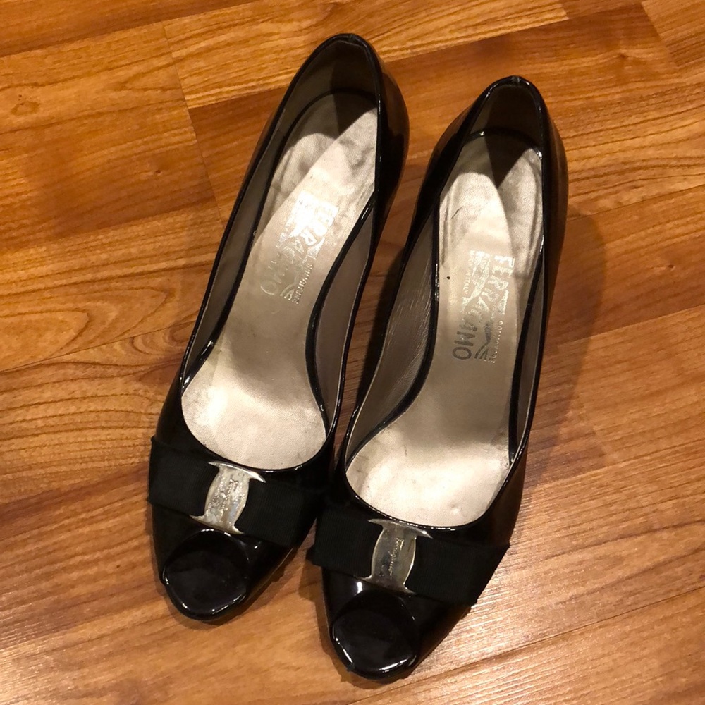 FERRAGAMO black patent leather heels